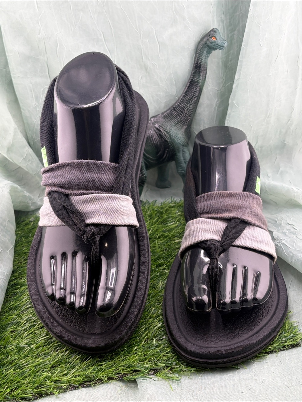 Sanuk Womens Yoga Sling 2 Black & Gray Fabric Toe-Loop Sandals | 8